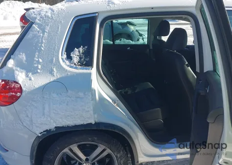 2017 Volkswagen Tiguan 2.0T Sport z USA, uszkodzony, nr VIN WVGUV7AXXHW512599